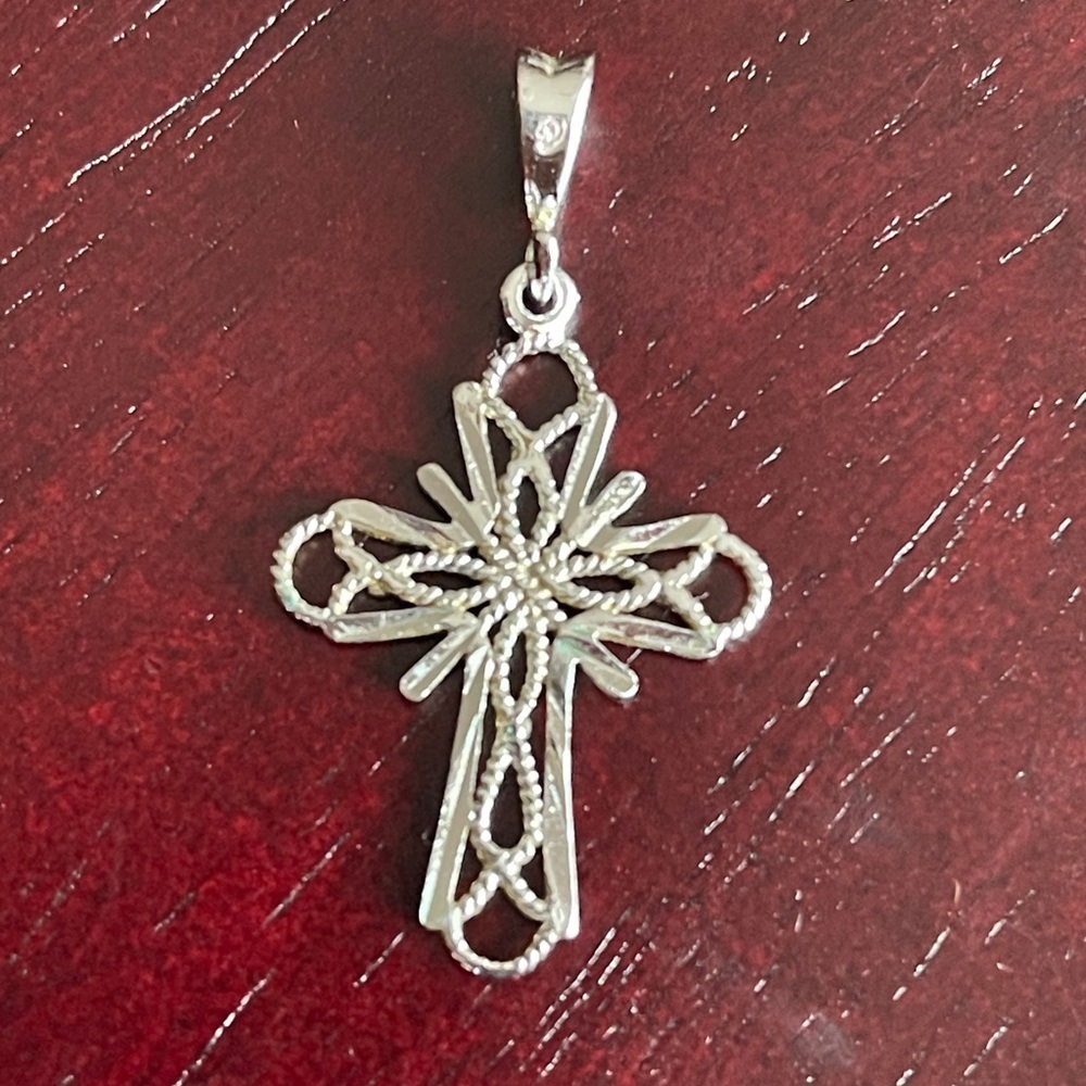 Silver Cross Pendant - Picture 3 of 3